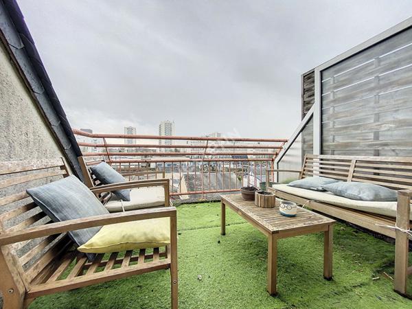 A LOUER - T2 MEUBLÉ TOURS CENTRE - 50.58 m2 - Terrasse et Parking
