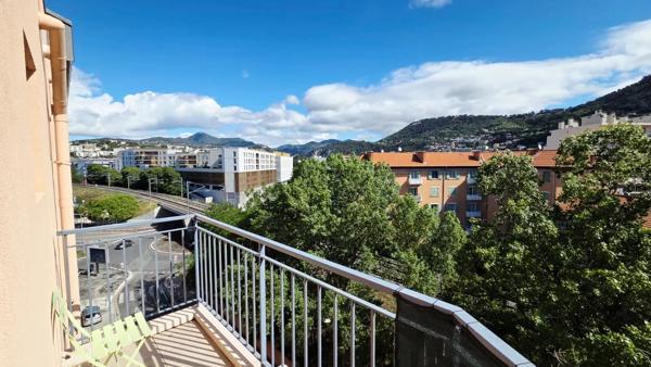 Location                                                      Appartement
                        
                     3 pièces                      70 m2                     à Nice