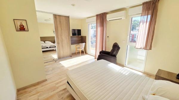Location                                                      Appartement
                        
                     3 pièces                      70 m2                     à Nice