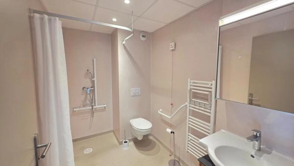 Location                                                      Appartement
                        
                     3 pièces                      70 m2                     à Nice