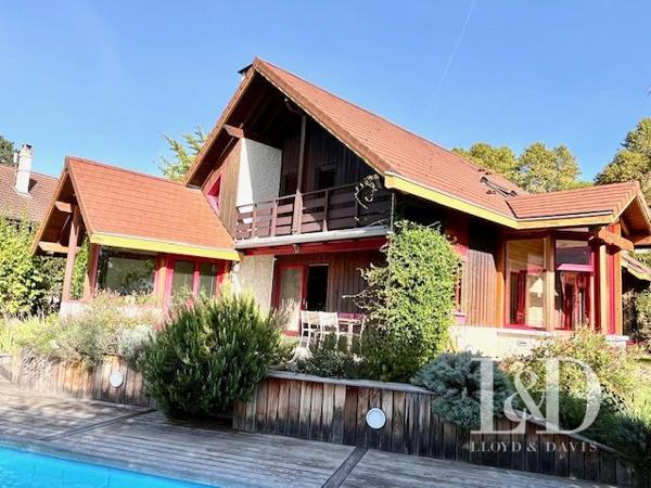 Maison familiale à ossature bois – Quartier résidentiel calme – Vue imprenable sur les massifs