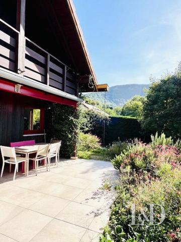 Maison familiale à ossature bois – Quartier résidentiel calme – Vue imprenable sur les massifs