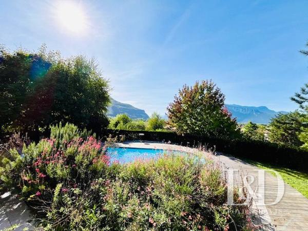 Maison familiale à ossature bois – Quartier résidentiel calme – Vue imprenable sur les massifs