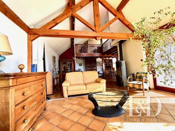 Maison familiale à ossature bois – Quartier résidentiel calme – Vue imprenable sur les massifs