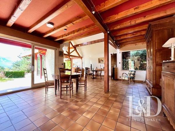 Maison familiale à ossature bois – Quartier résidentiel calme – Vue imprenable sur les massifs