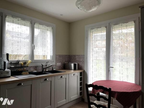 Maison à usage d'habitation édifiée sur sous-sol total