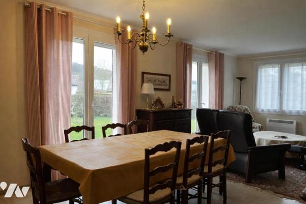 Maison à usage d'habitation édifiée sur sous-sol total