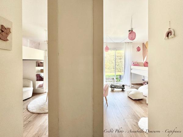 Villa d'architecte BBC à vendre à THIERS (CHOPINE) avec vaste terrain et piscine chauffée.