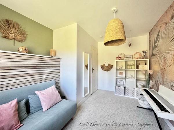 Villa d'architecte BBC à vendre à THIERS (CHOPINE) avec vaste terrain et piscine chauffée.