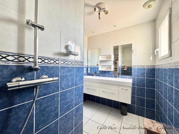 Villa d'architecte BBC à vendre à THIERS (CHOPINE) avec vaste terrain et piscine chauffée.