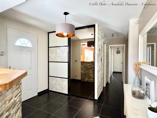 Villa d'architecte BBC à vendre à THIERS (CHOPINE) avec vaste terrain et piscine chauffée.