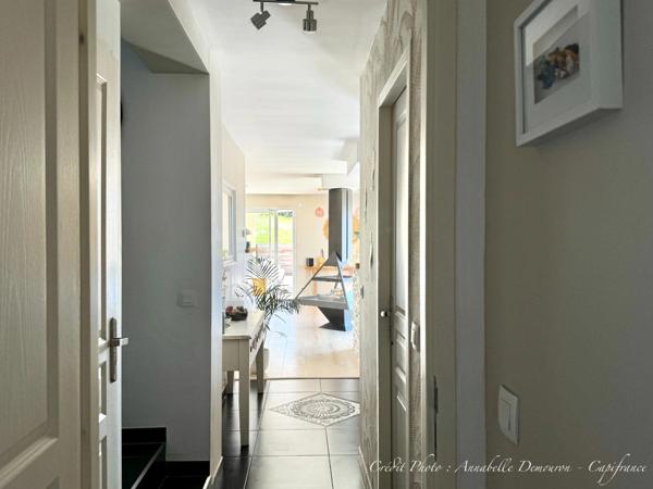 Villa d'architecte BBC à vendre à THIERS (CHOPINE) avec vaste terrain et piscine chauffée.