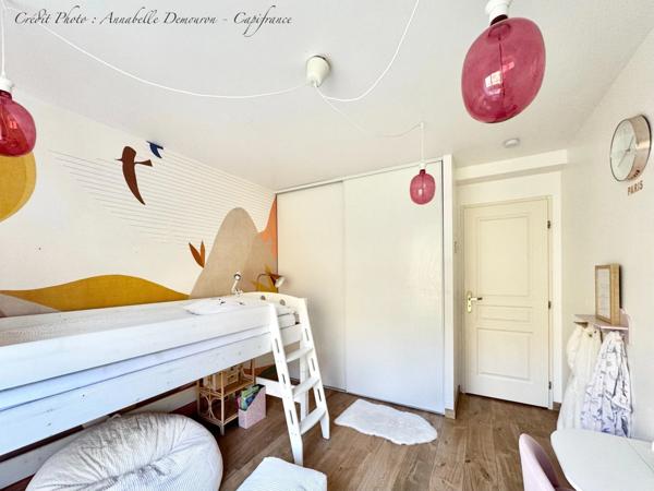 Villa d'architecte BBC à vendre à THIERS (CHOPINE) avec vaste terrain et piscine chauffée.