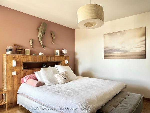 Villa d'architecte BBC à vendre à THIERS (CHOPINE) avec vaste terrain et piscine chauffée.