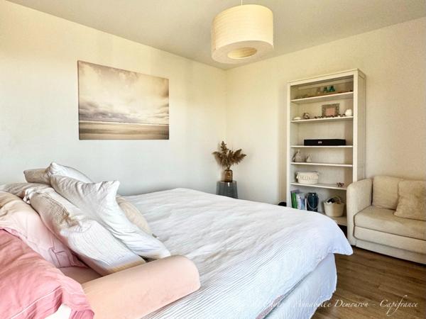 Villa d'architecte BBC à vendre à THIERS (CHOPINE) avec vaste terrain et piscine chauffée.