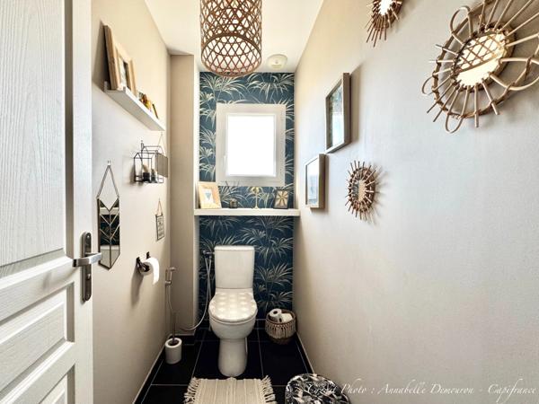 Villa d'architecte BBC à vendre à THIERS (CHOPINE) avec vaste terrain et piscine chauffée.