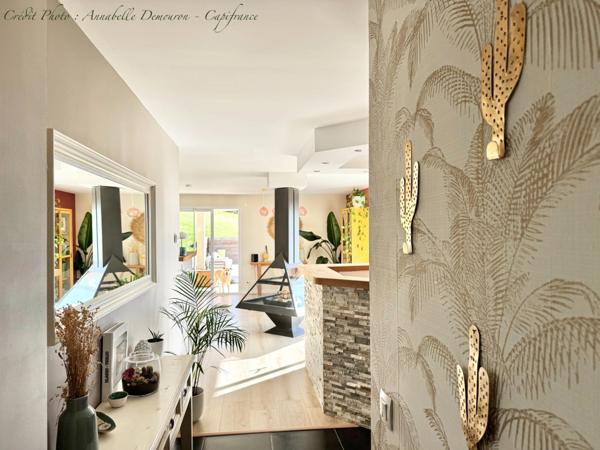 Villa d'architecte BBC à vendre à THIERS (CHOPINE) avec vaste terrain et piscine chauffée.