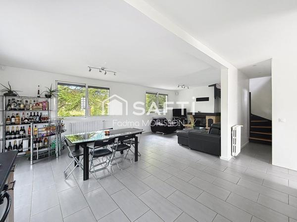 Maison familiale terrain 718 m²