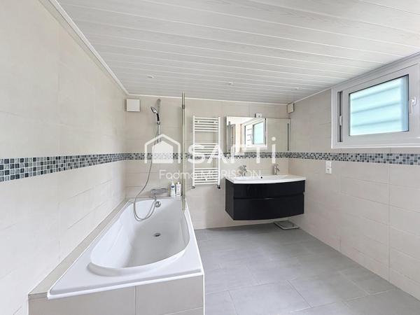 Maison familiale terrain 718 m²