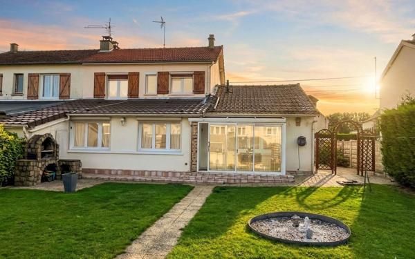 Maison à vendre    4 pièces •  La Fère