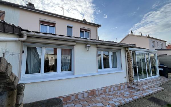 Maison à vendre    4 pièces •  La Fère