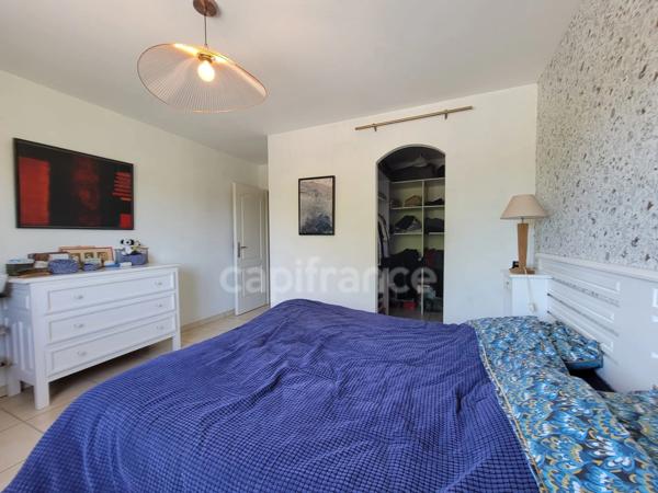 Plain-pied 3 chambres · Piscine au sel · Chauffage au sol