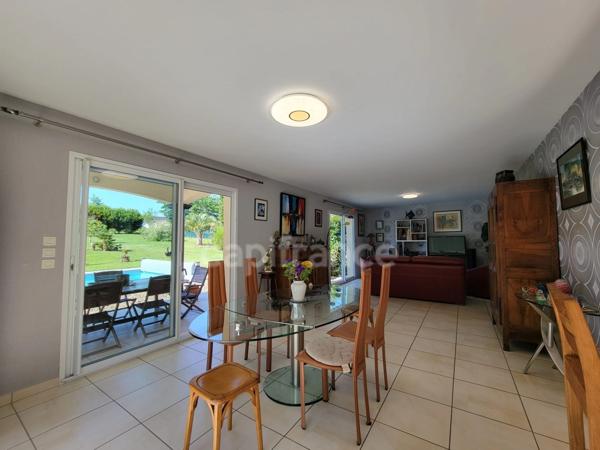 Plain-pied 3 chambres · Piscine au sel · Chauffage au sol
