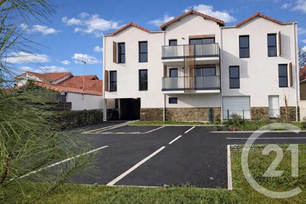 Appartement T3 à vendre  3 pièces - 62,46 m 2   PORNIC  - 44