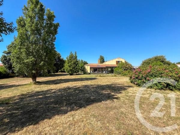 Maison à vendre  7 pièces - 188,20 m 2   TALMONT ST HILAIRE  - 85