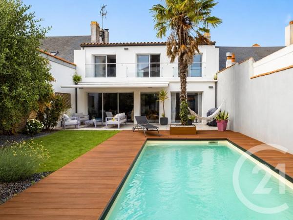 Maison à vendre  7 pièces - 188,20 m 2   TALMONT ST HILAIRE  - 85