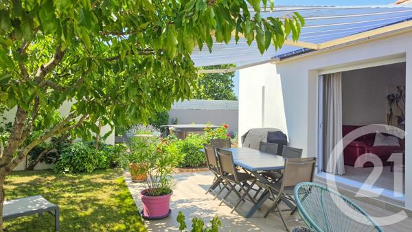Maison à vendre  7 pièces - 188,20 m 2   TALMONT ST HILAIRE  - 85