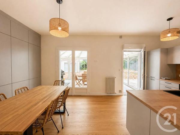 Maison à vendre  7 pièces - 188,20 m 2   TALMONT ST HILAIRE  - 85