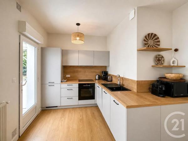 Maison à vendre  7 pièces - 188,20 m 2   TALMONT ST HILAIRE  - 85