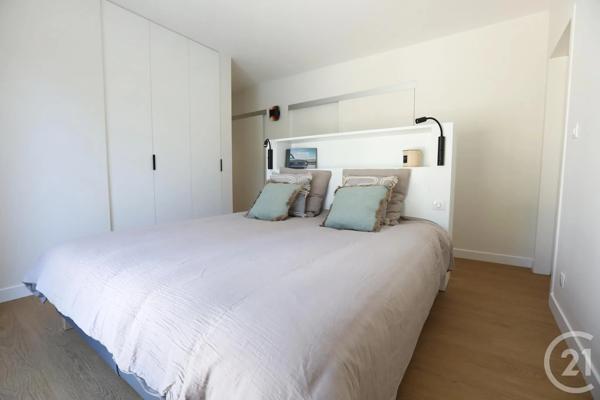 Maison à vendre  7 pièces - 188,20 m 2   TALMONT ST HILAIRE  - 85