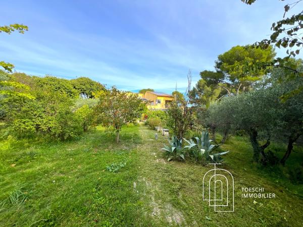 MAGNIFIQUE PROPRIÉTÉ À VENDRE – LES HAUTEURS DE NÎMES