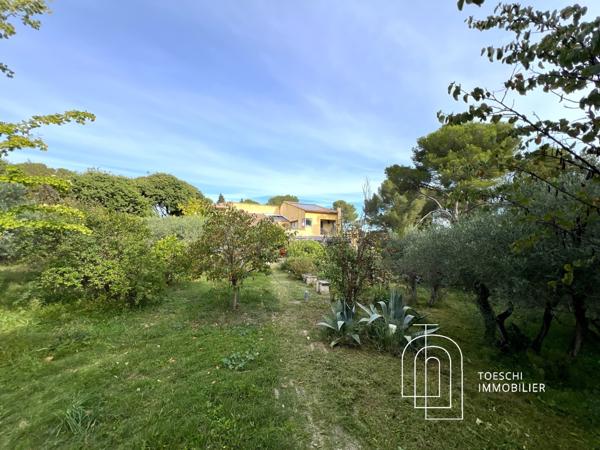 MAGNIFIQUE PROPRIÉTÉ À VENDRE – LES HAUTEURS DE NÎMES