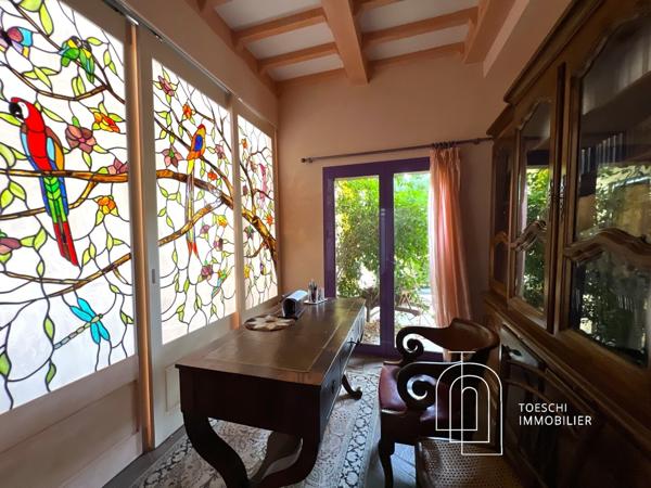 MAGNIFIQUE PROPRIÉTÉ À VENDRE – LES HAUTEURS DE NÎMES