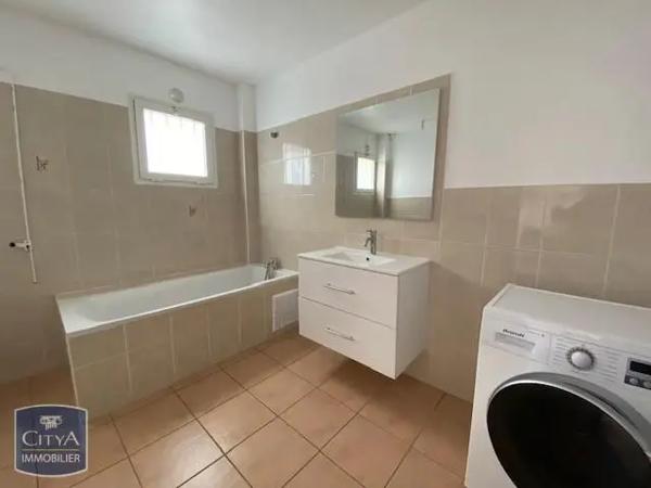 Appartement à louer 2 pièces 50.67m² Les Avirons (97425)