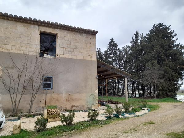 LOCAL EN PIERRE D ENVIRON 260 M²