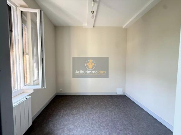 Location                                                      Appartement
                        
                     3 pièces                      51 m2                     à Apt
