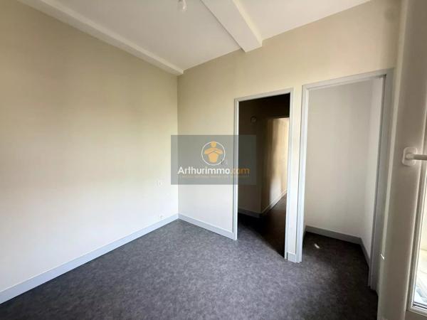 Location                                                      Appartement
                        
                     3 pièces                      51 m2                     à Apt