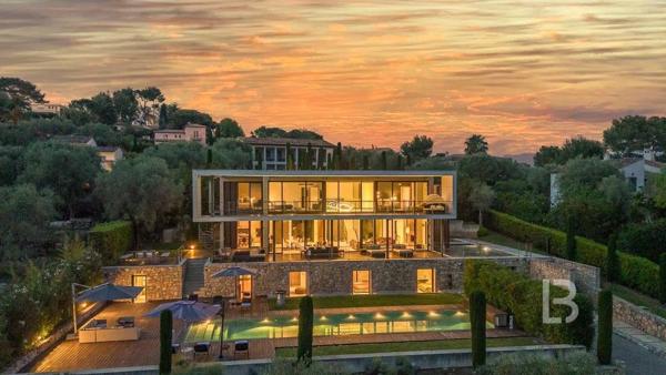 Villa contemporaine aux prestations haute gamme à vendre à Mougins