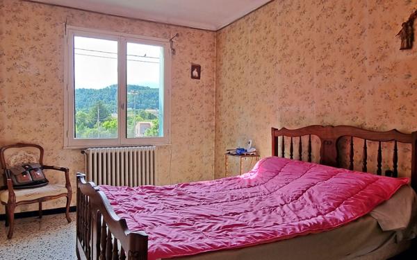 Maison à vendre    5 pièces •  Saint-Martin-de-Valgalgues