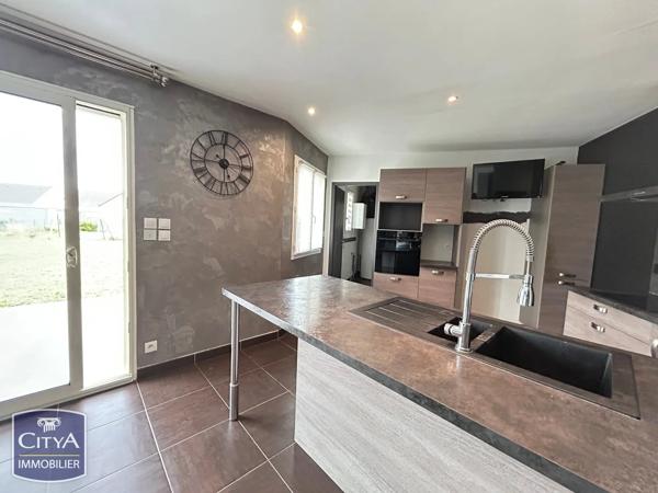 Maison à vendre 8 pièces 144.43m² La Chapelle-Saint-Ursin (18570)