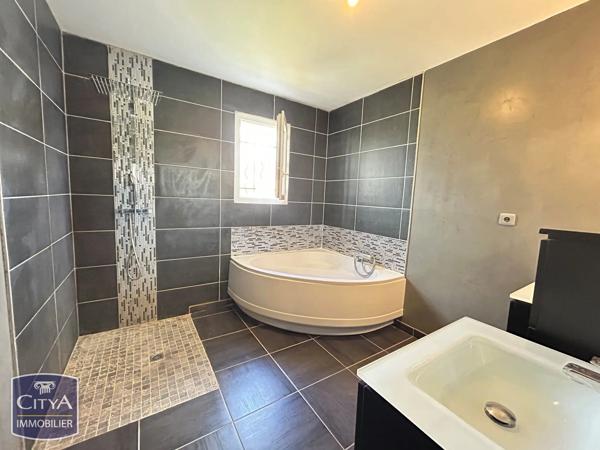 Maison à vendre 8 pièces 144.43m² La Chapelle-Saint-Ursin (18570)