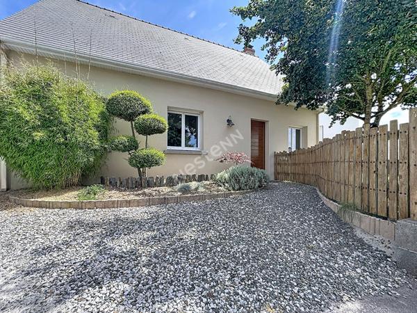 Maison familiale à vendre à Ancenis - 3 chambres, dressing, bureau, lingerie et jardin.