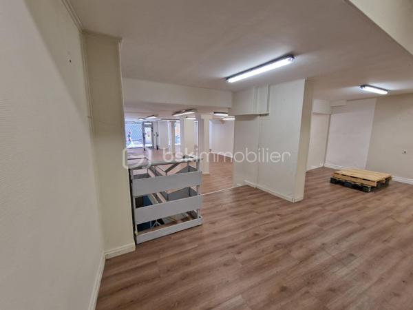 Local d activites de 185 m²