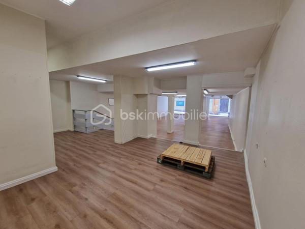 Local d activites de 185 m²