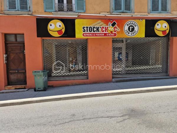 Local d activites de 185 m²