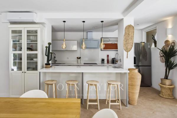 Élégante villa avec piscine et jardin exotique – Proche centre et mer